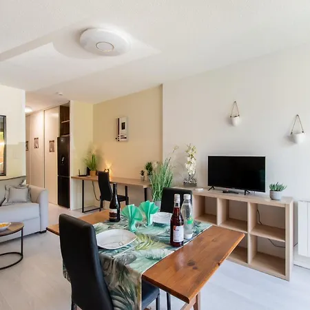 Les Flamants Roses - Studio Avec Balcon Apartament Nîmes